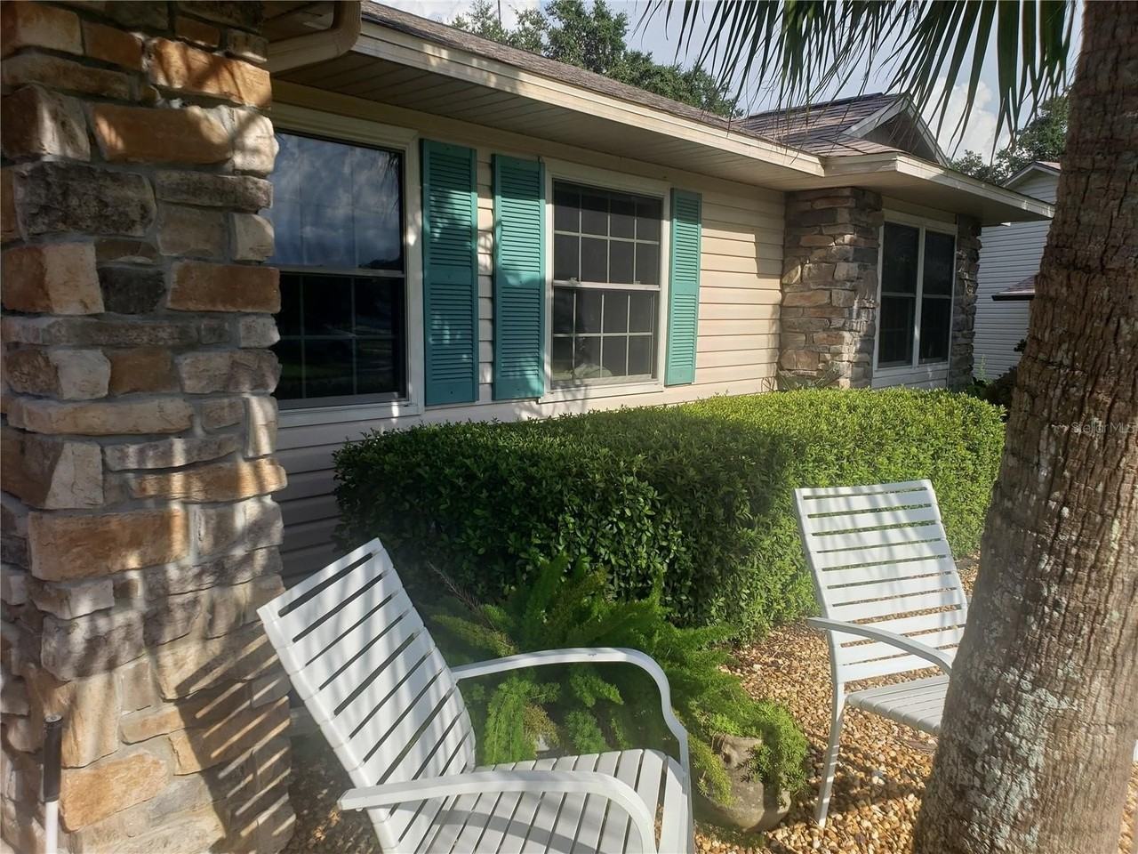 26045 Newcombe Cir - Photo 2 of 20