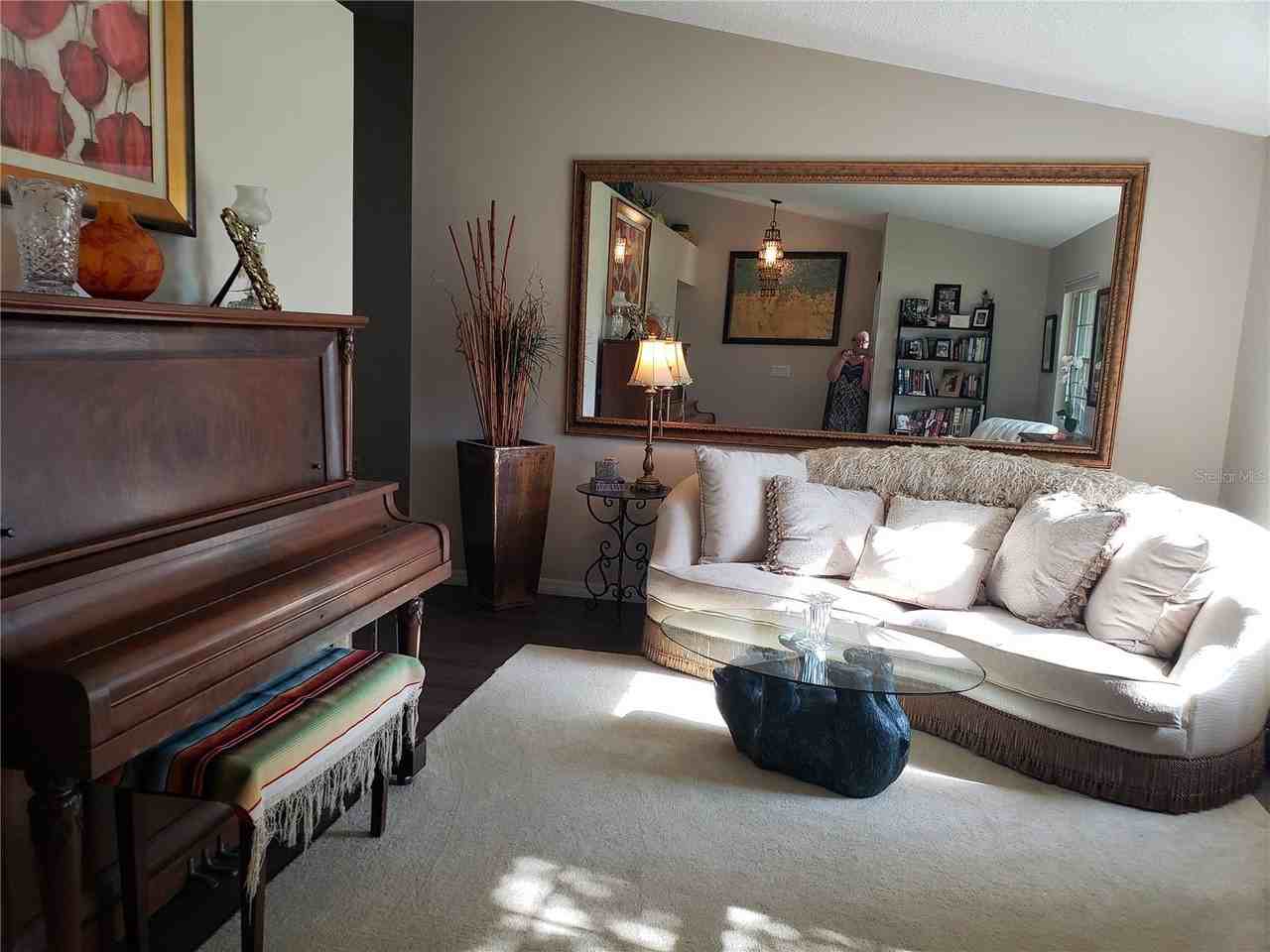 26045 Newcombe Cir - Photo 7 of 20