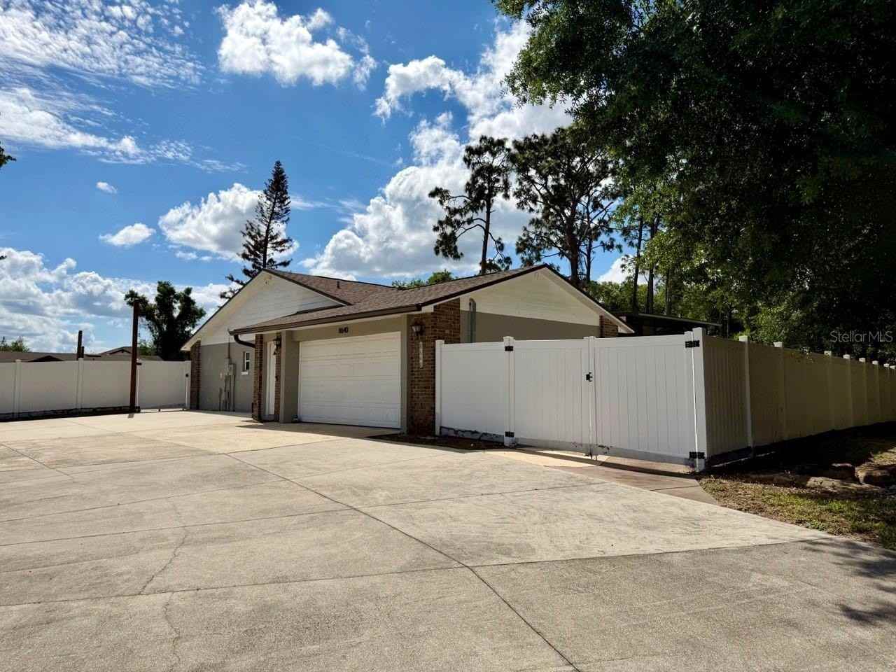 8640 8th St - Photo 2 of 40