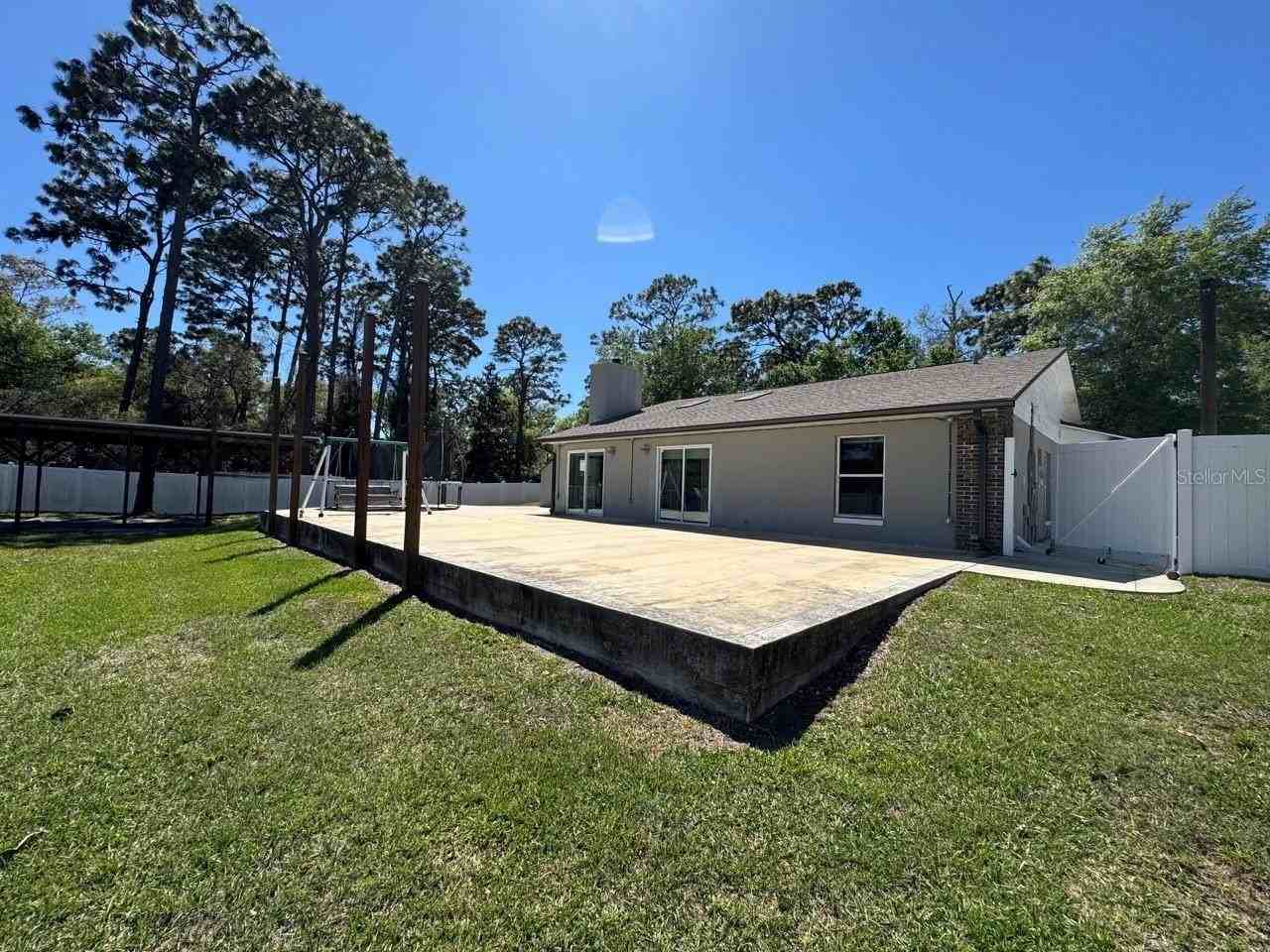 8640 8th St - Photo 5 of 40