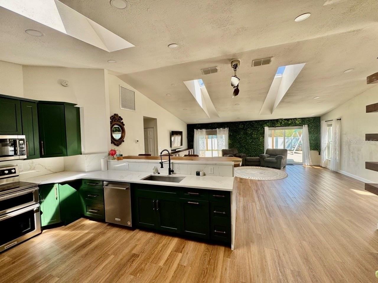 8640 8th St - Photo 6 of 40