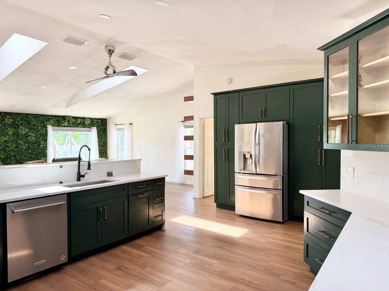 8640 8th St - Photo 7 of 40