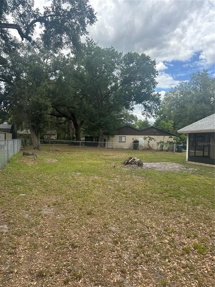 2329 Pine Tree Ct - Photo 5 of 38