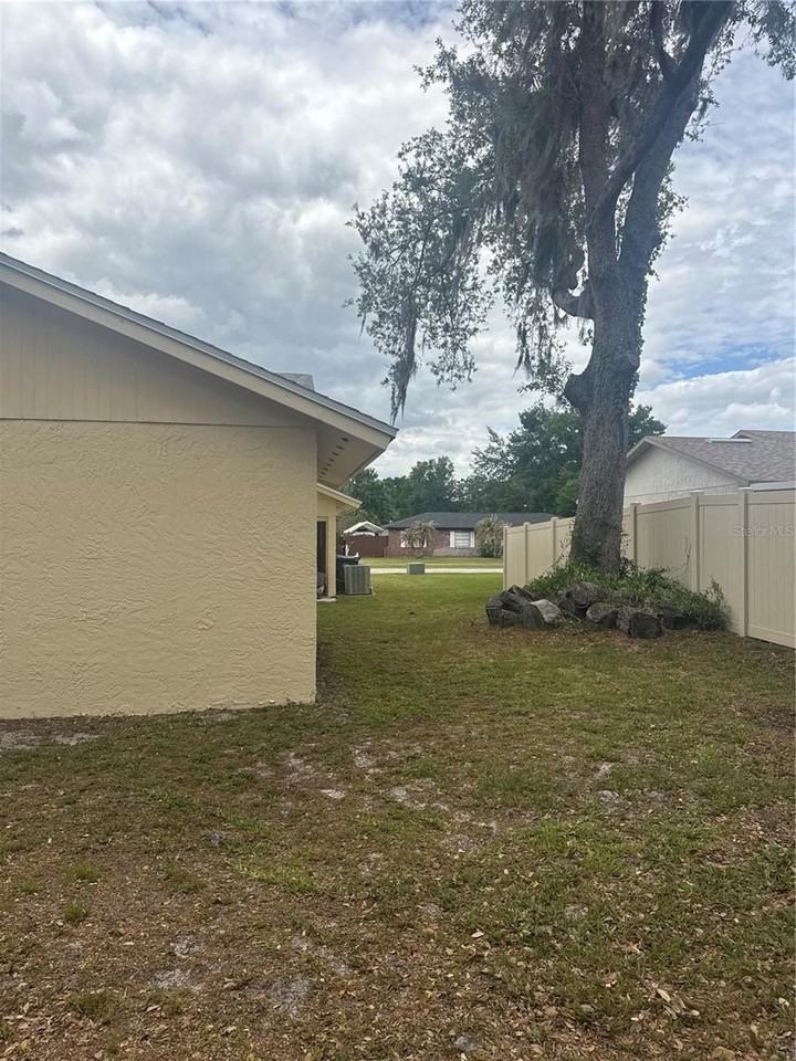 2329 Pine Tree Ct - Photo 6 of 38