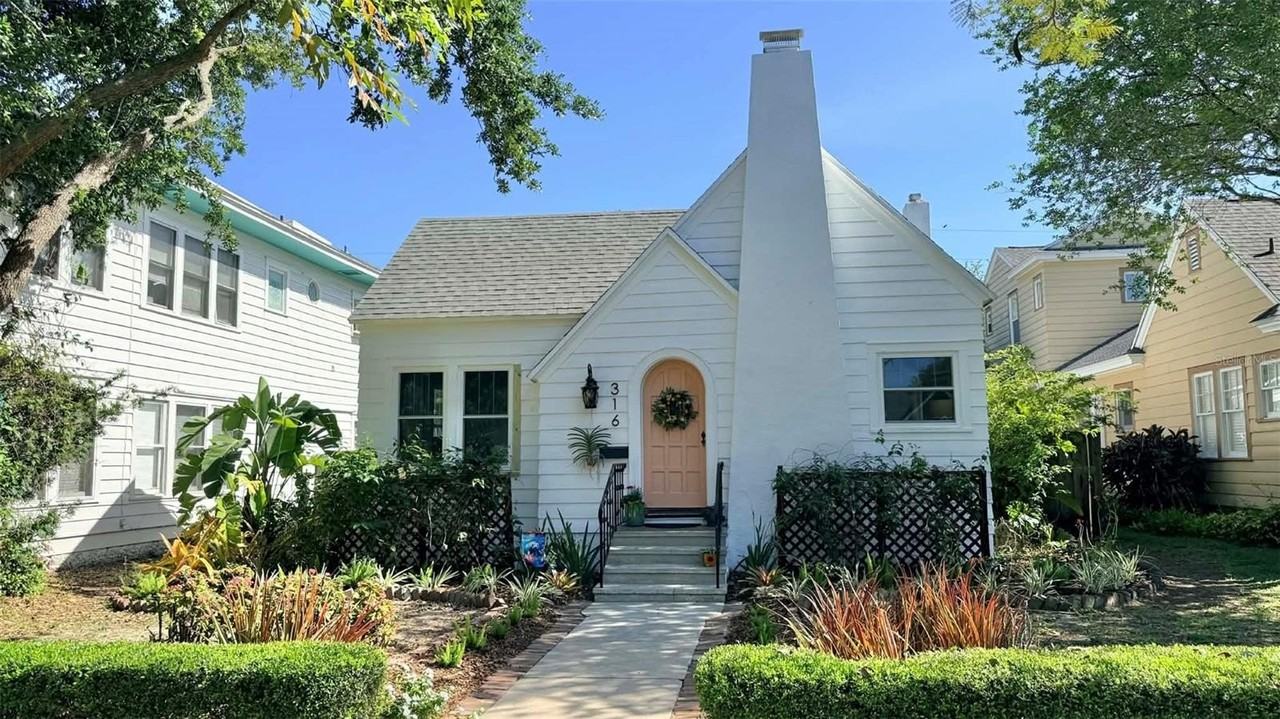 316 18th Ave Ne - Photo 3 of 15