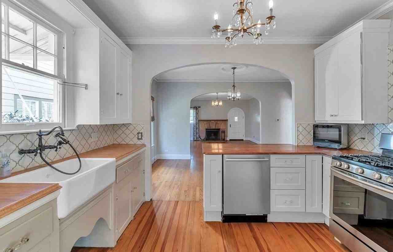 316 18th Ave Ne - Photo 7 of 15