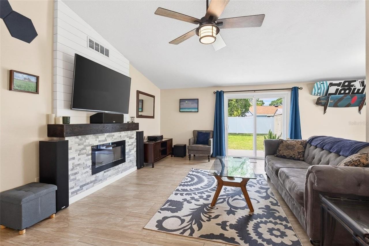 210 Lake Charles Ct - Photo 2 of 37