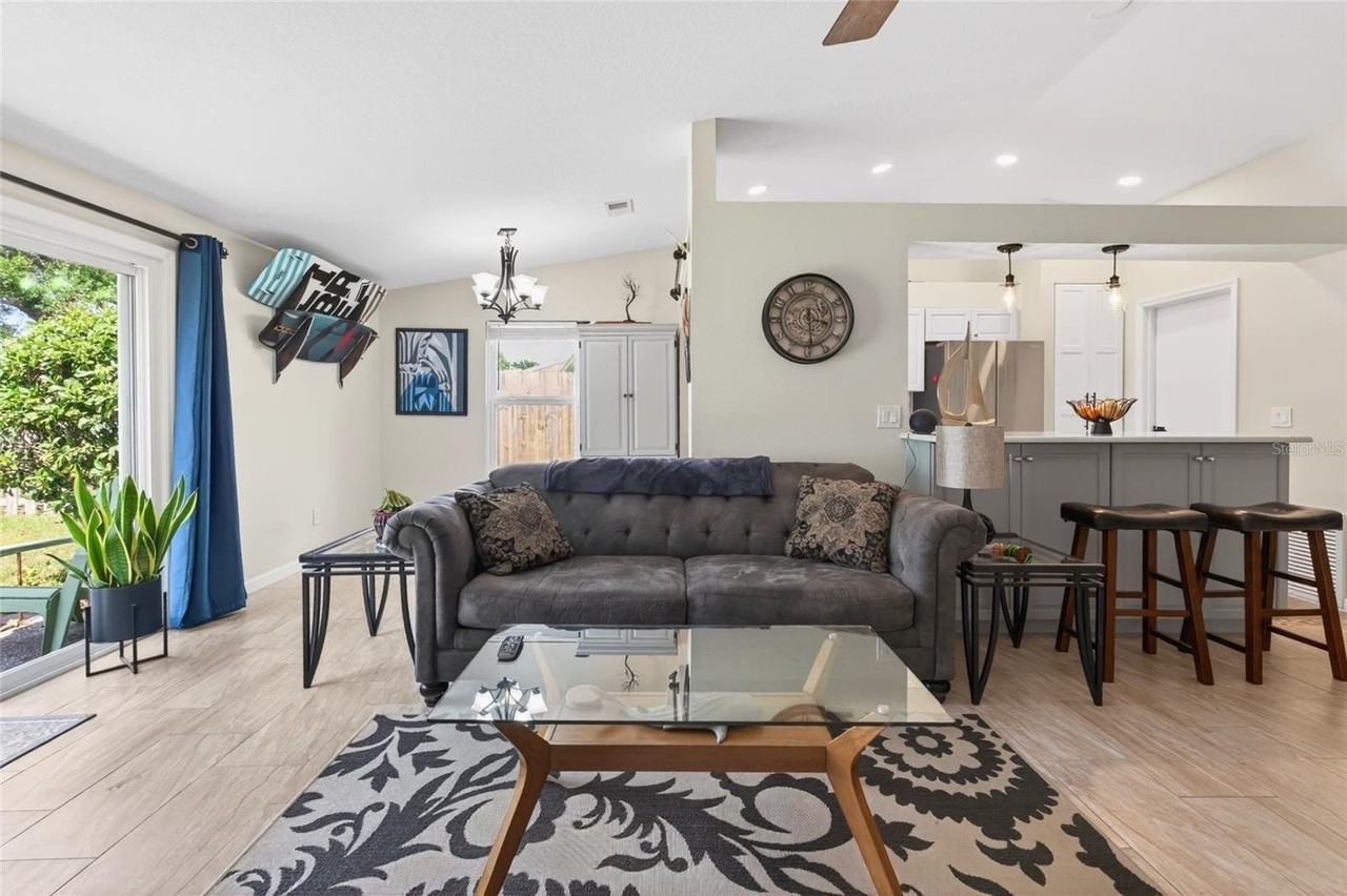 210 Lake Charles Ct - Photo 6 of 37