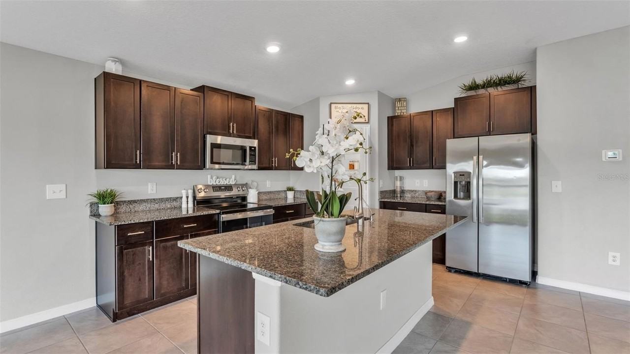 2146 Old Mining Rd - Photo 6 of 26