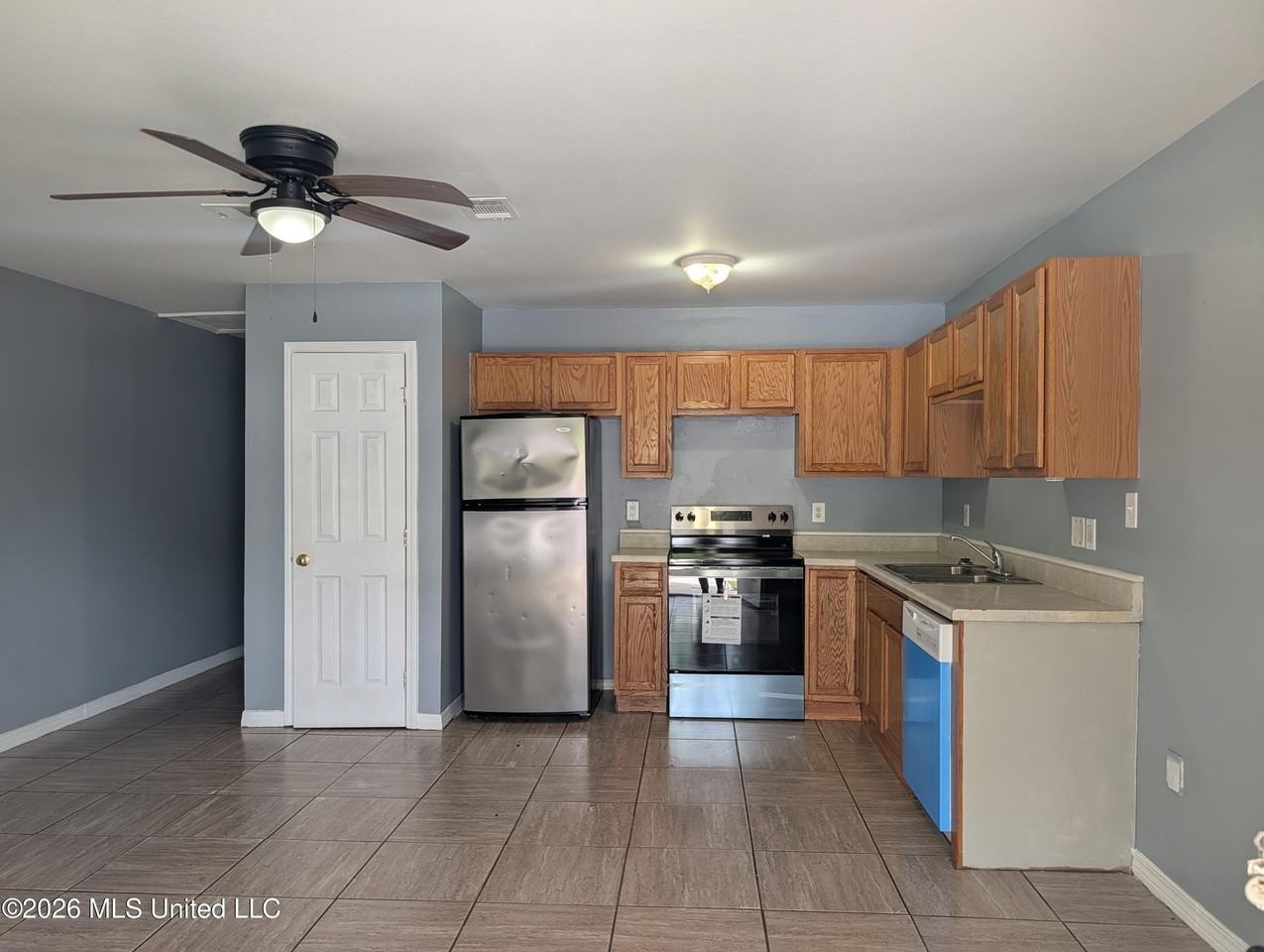1513 34th Ave - Photo 2 of 7