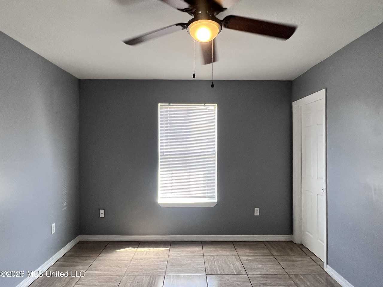 1513 34th Ave - Photo 6 of 7
