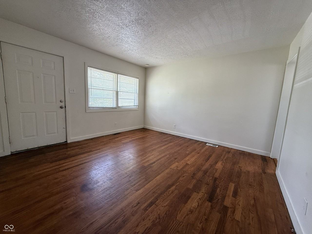 122 N Routiers Ave - Photo 2 of 19
