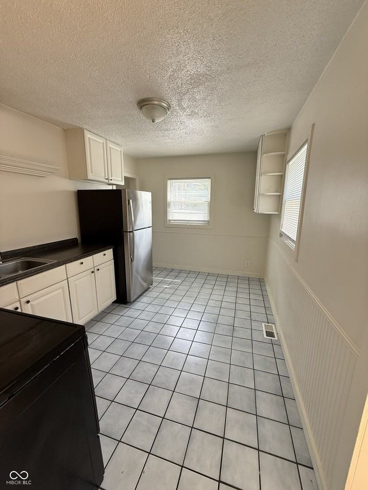 122 N Routiers Ave - Photo 4 of 19