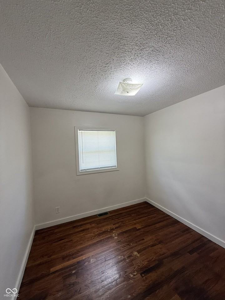 122 N Routiers Ave - Photo 6 of 19