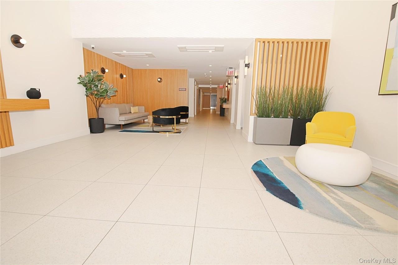 230 W Broadway #307 - Photo 3 of 23