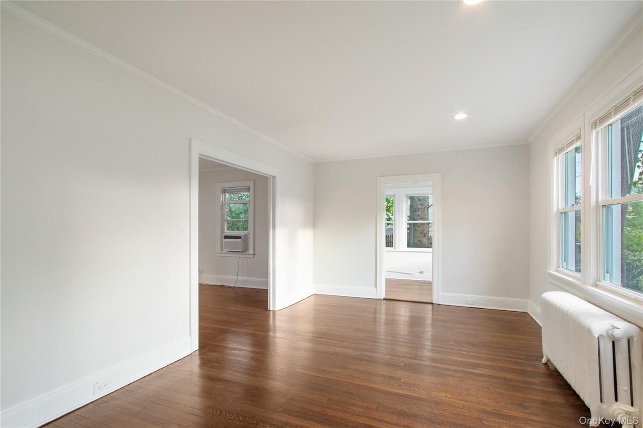26 W 5th St - Photo 4 of 12