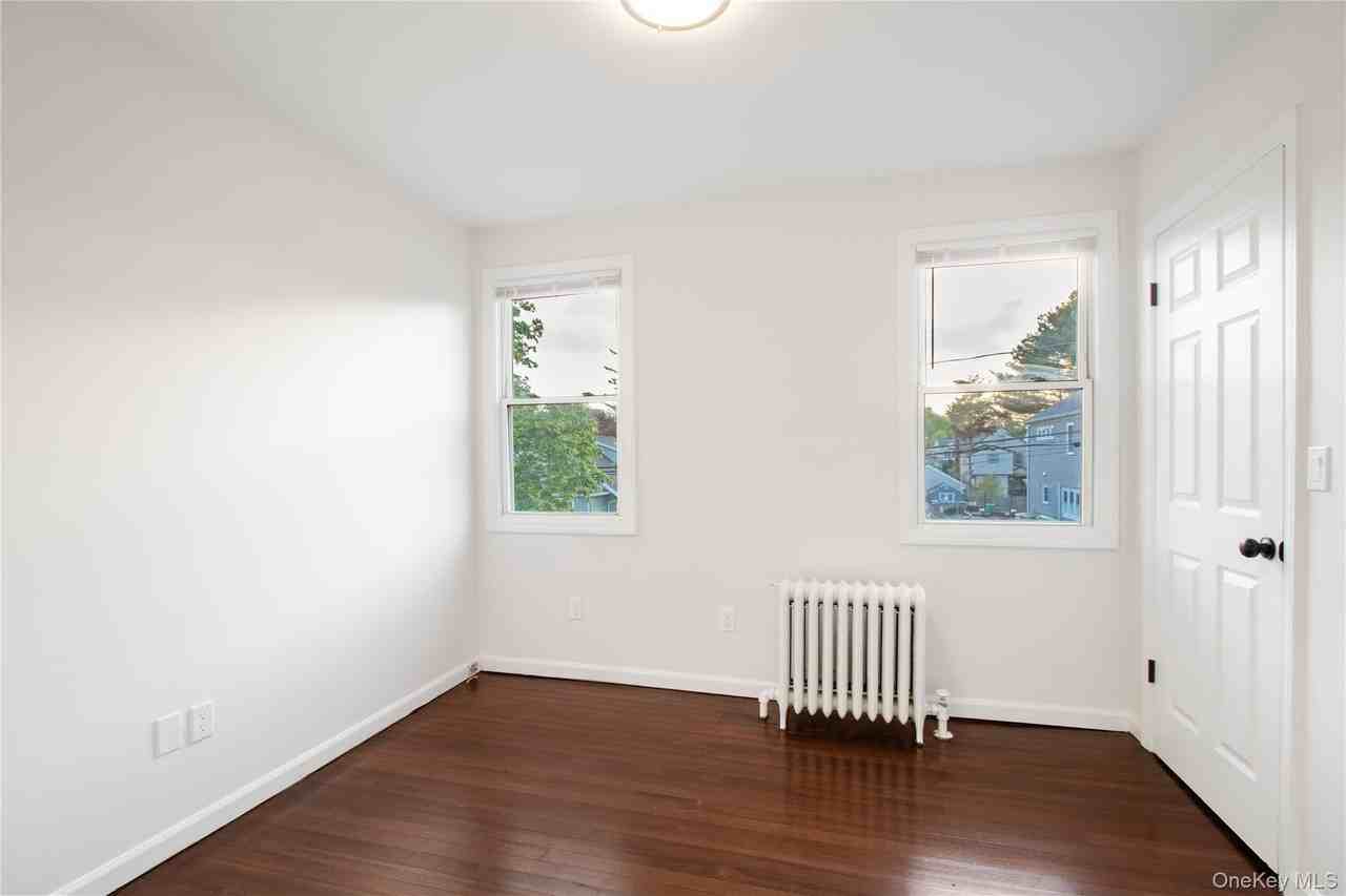 26 W 5th St - Photo 7 of 12