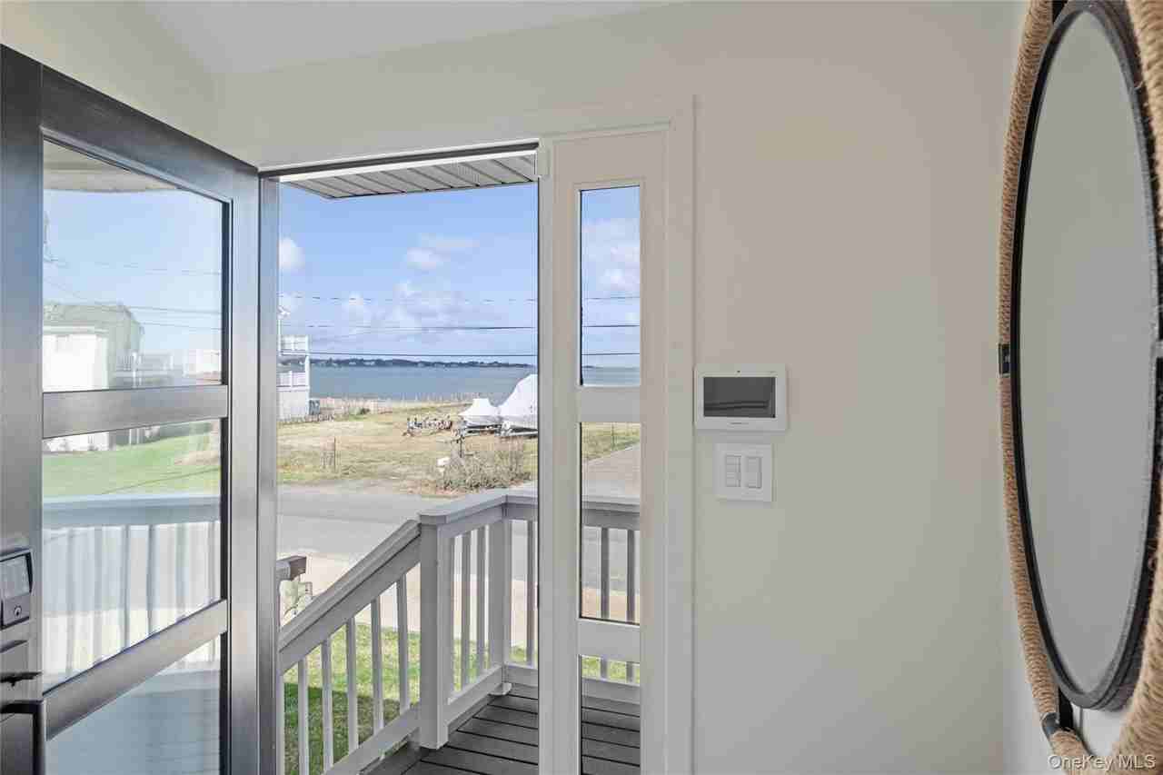 34 Shinnecock Rd - Photo 5 of 35