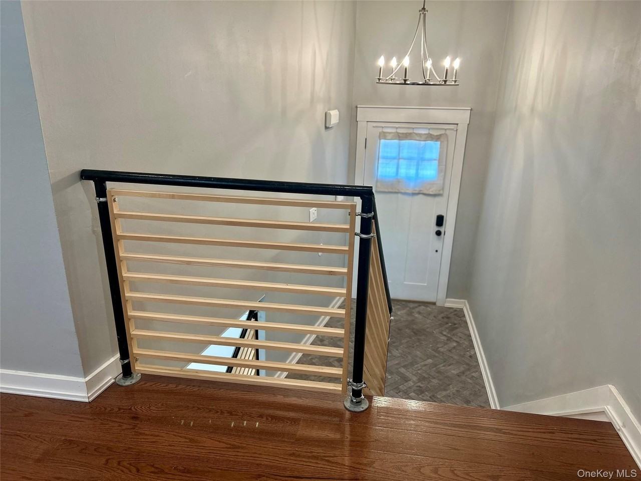 30 Mayflower Ln - Photo 2 of 15