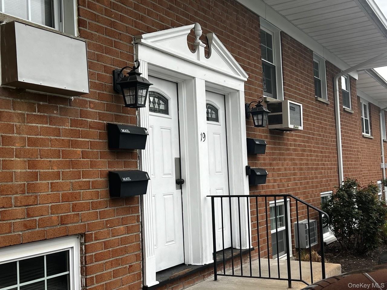 19 Alpine Dr #F - Photo 2 of 15