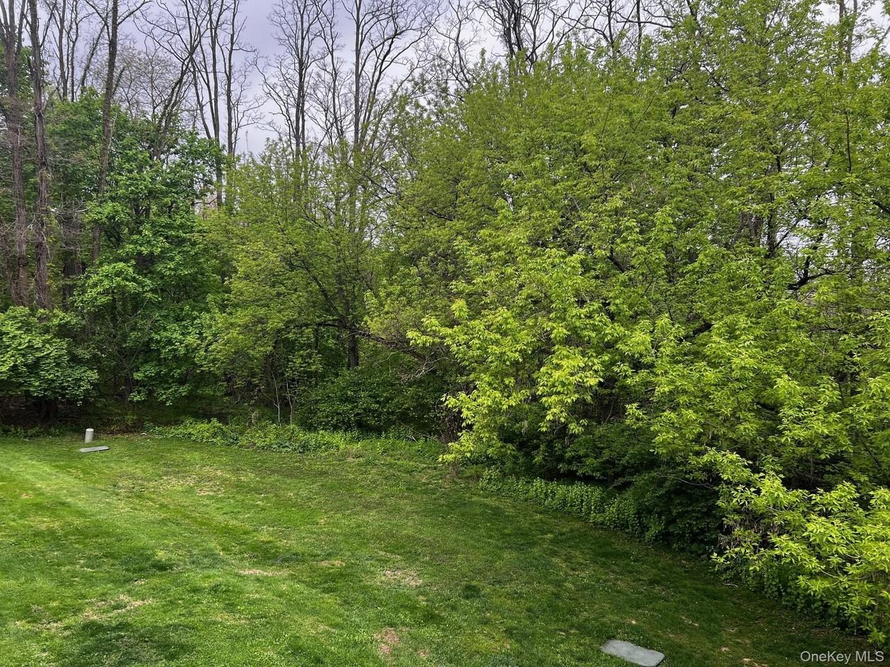 19 Alpine Dr #F - Photo 5 of 15