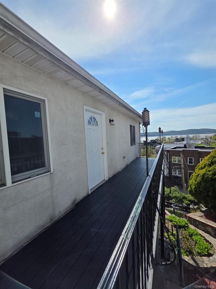 96 Main St #2 - Photo 3 of 29