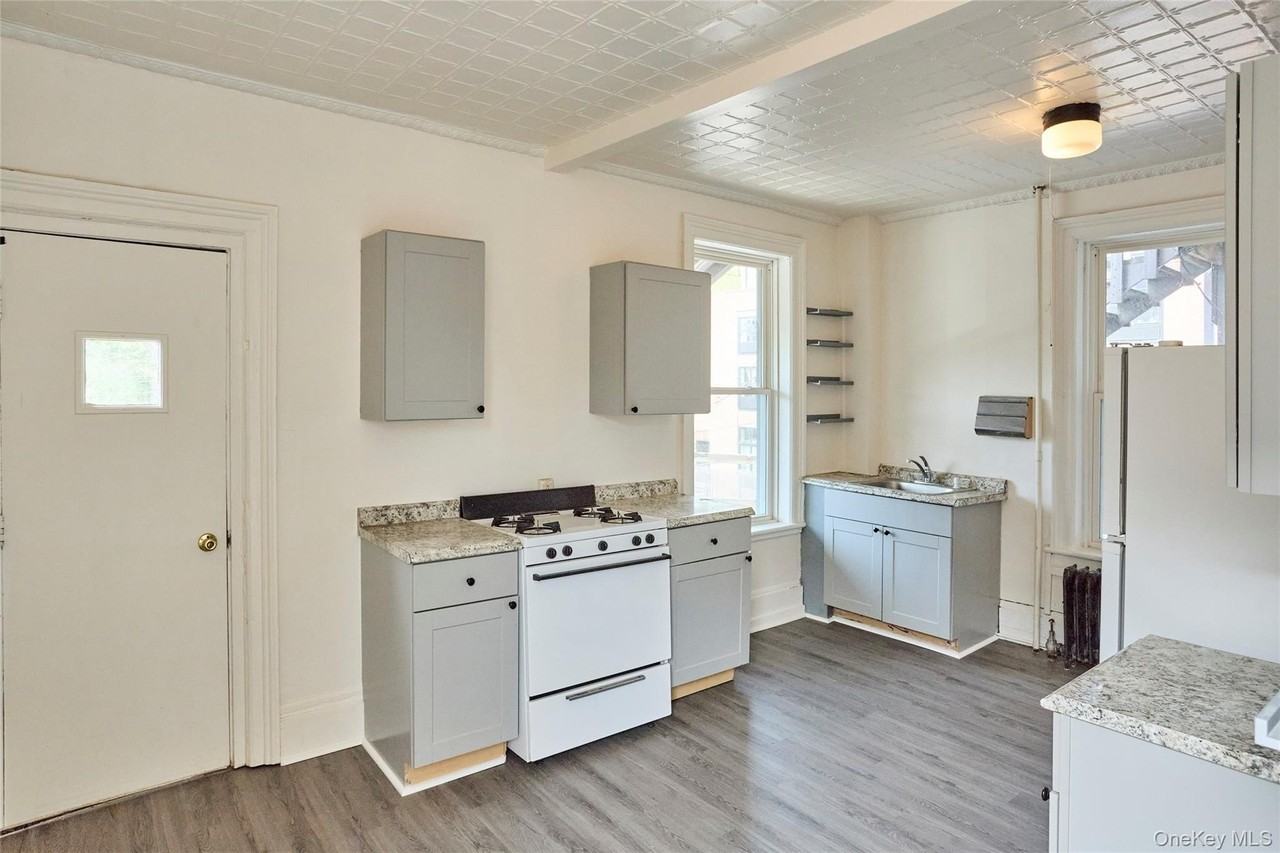 457 Main St #3 - Photo 3 of 13