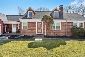 featured image of 165 Montauk Hwy #B