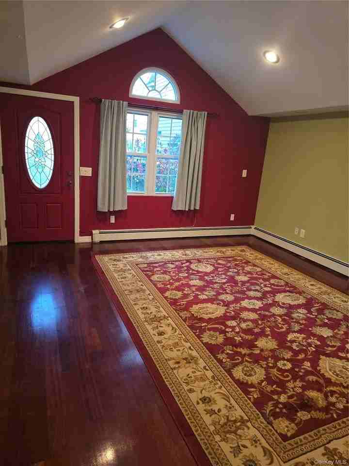 8 Roswell Ave - Photo 2 of 11