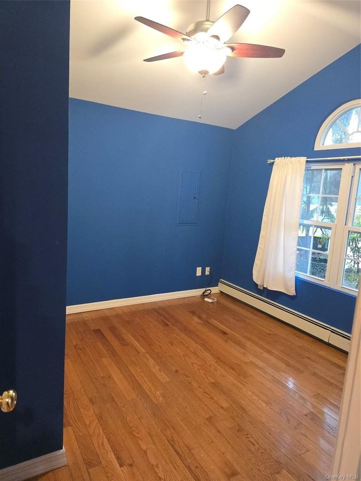 8 Roswell Ave - Photo 6 of 11