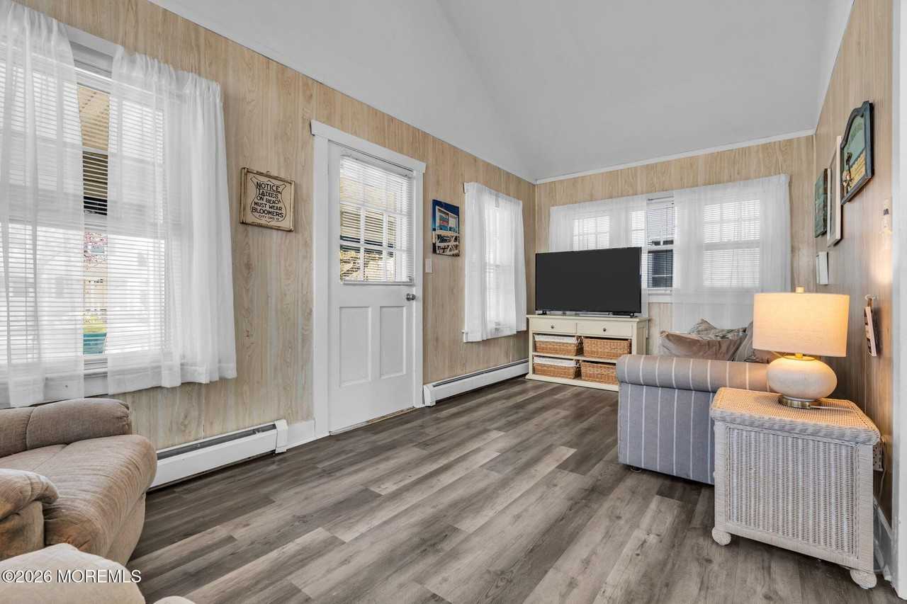307 18th Ave - Photo 5 of 23