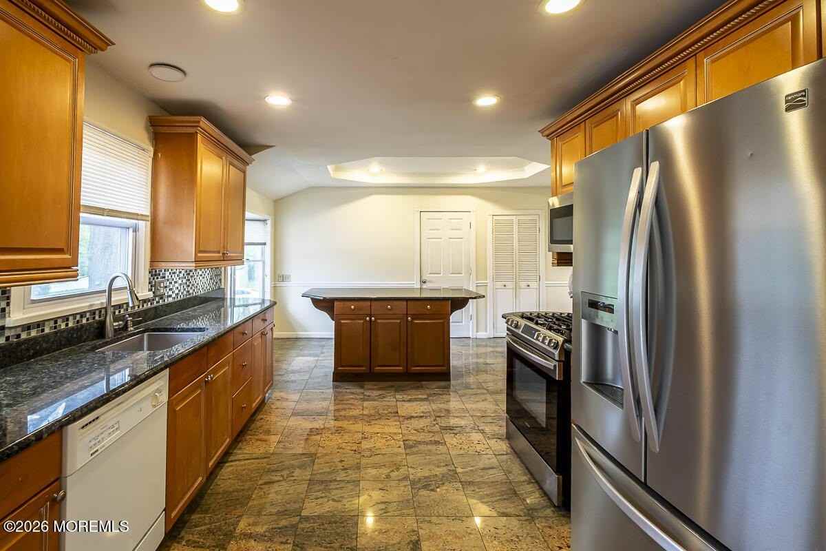 614 Dow Ave - Photo 4 of 10