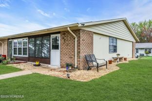 15 Yorkshire Ct #F - Photo 1 of 1