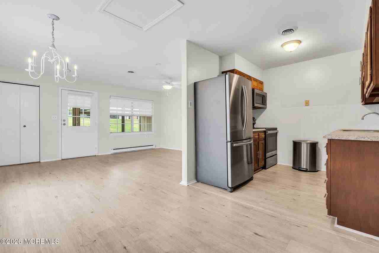 15 Yorkshire Ct #F - Photo 3 of 41