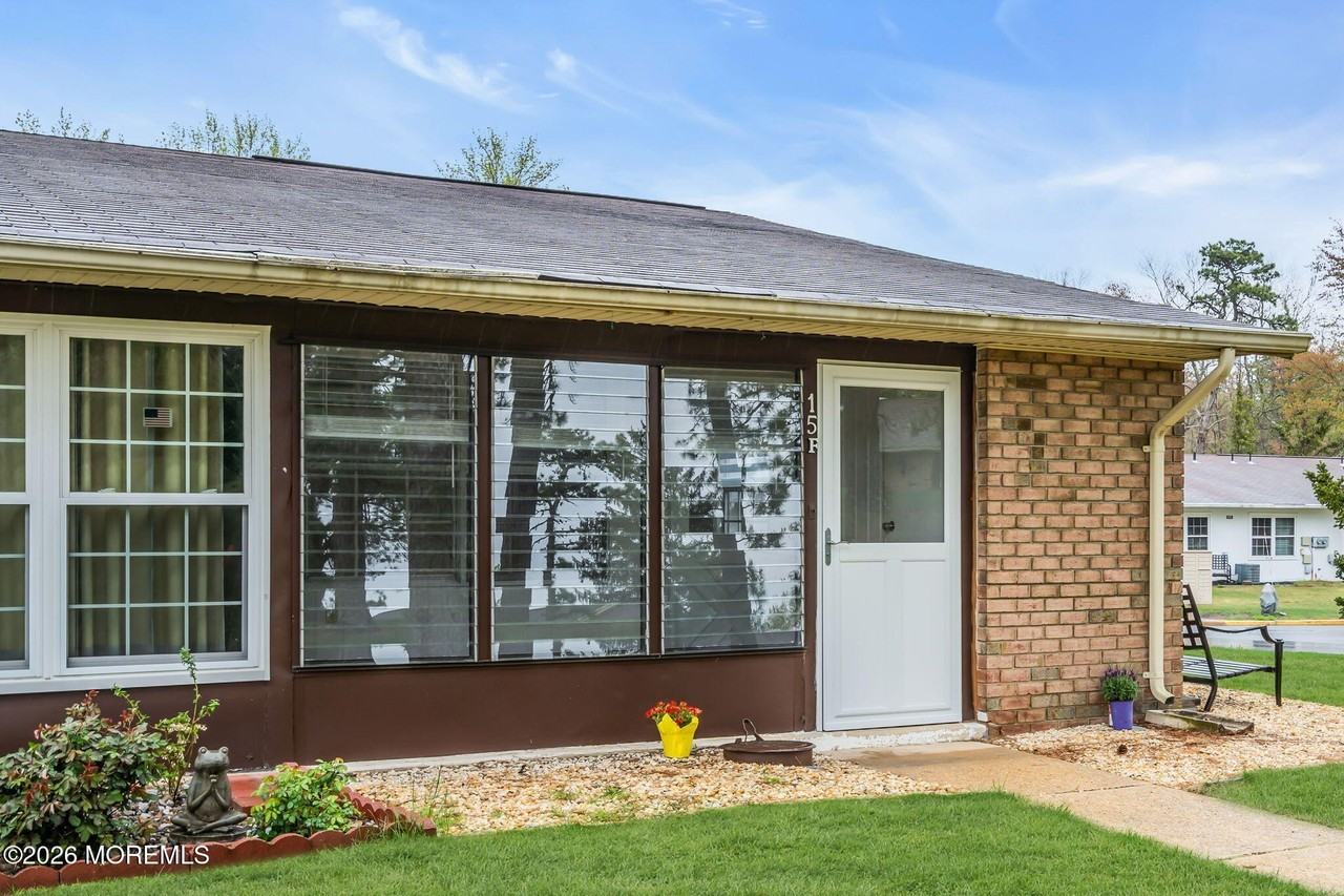 15 Yorkshire Ct #F - Photo 5 of 41