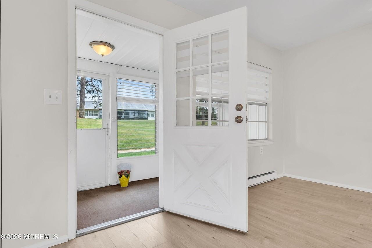 15 Yorkshire Ct #F - Photo 7 of 41