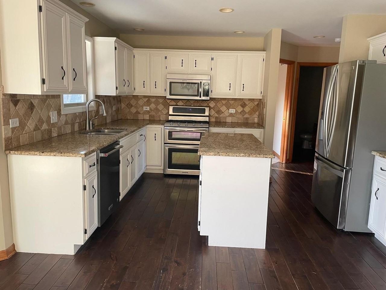 13356 S Vicarage Dr - Photo 4 of 30