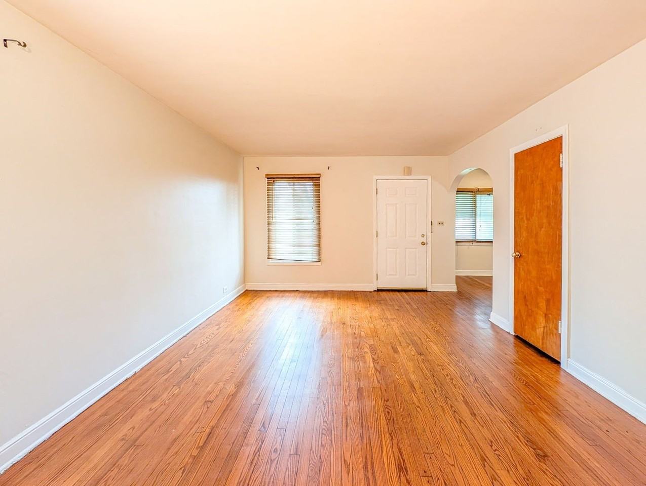 631 Balmoral Ave - Photo 2 of 12