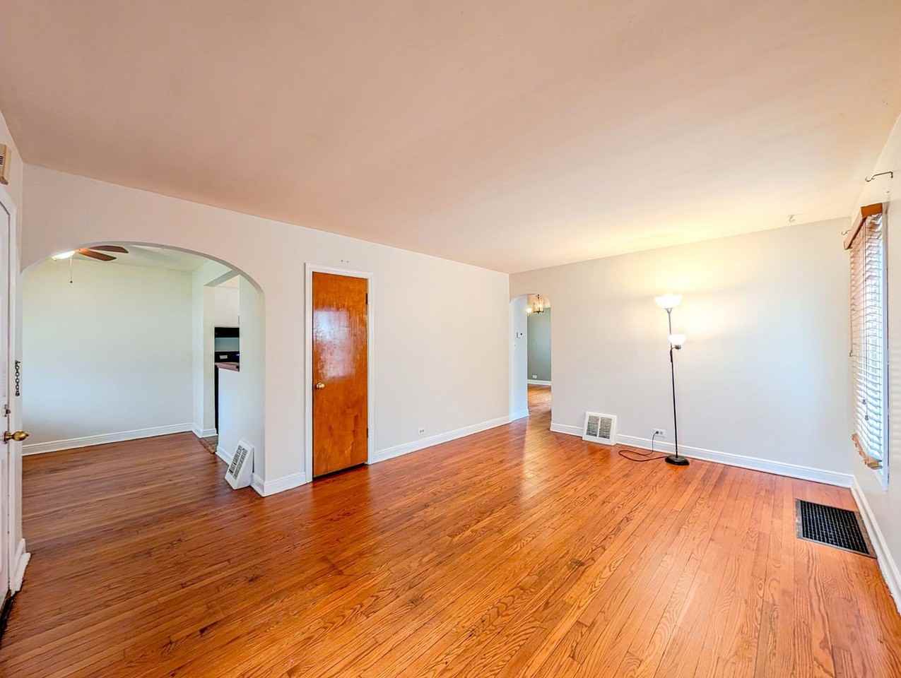 631 Balmoral Ave - Photo 3 of 12