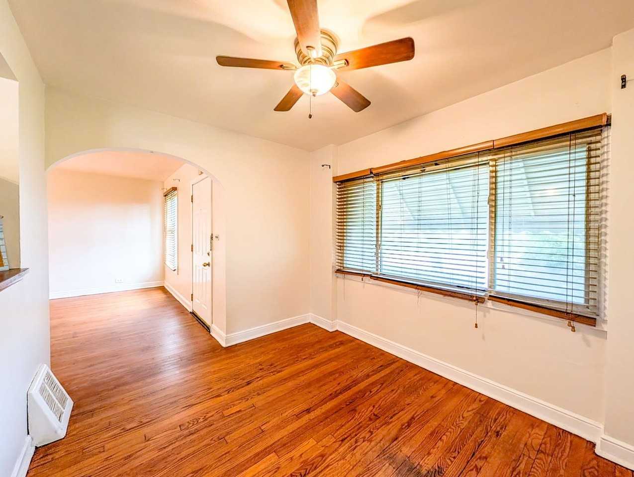 631 Balmoral Ave - Photo 4 of 12