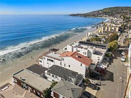 featured image of 1045 Gaviota Dr #B