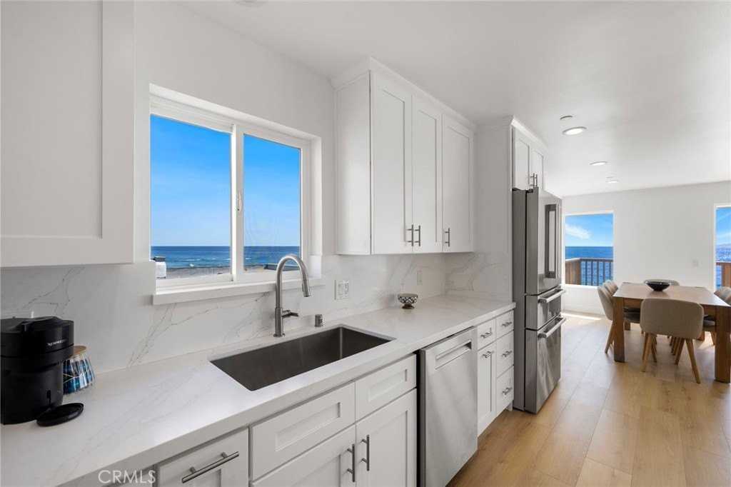 1045 Gaviota Dr #B - Photo 6 of 40