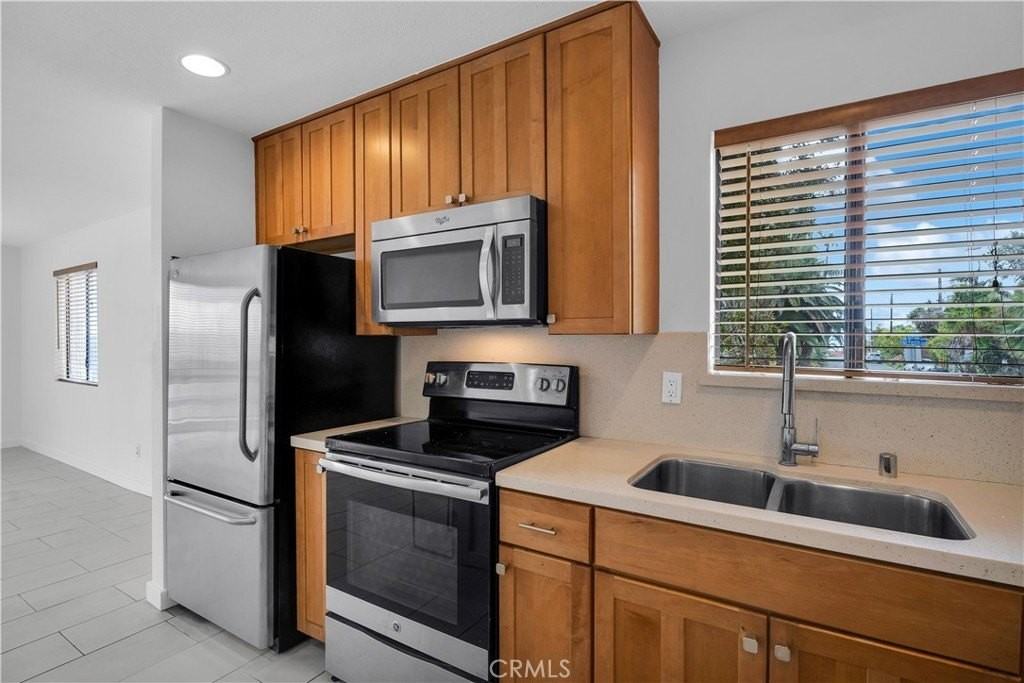 24331 Pasto Rd #D - Photo 4 of 30