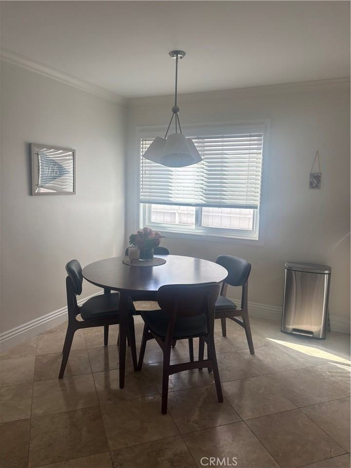 2426 Silverstrand Ave - Photo 3 of 10