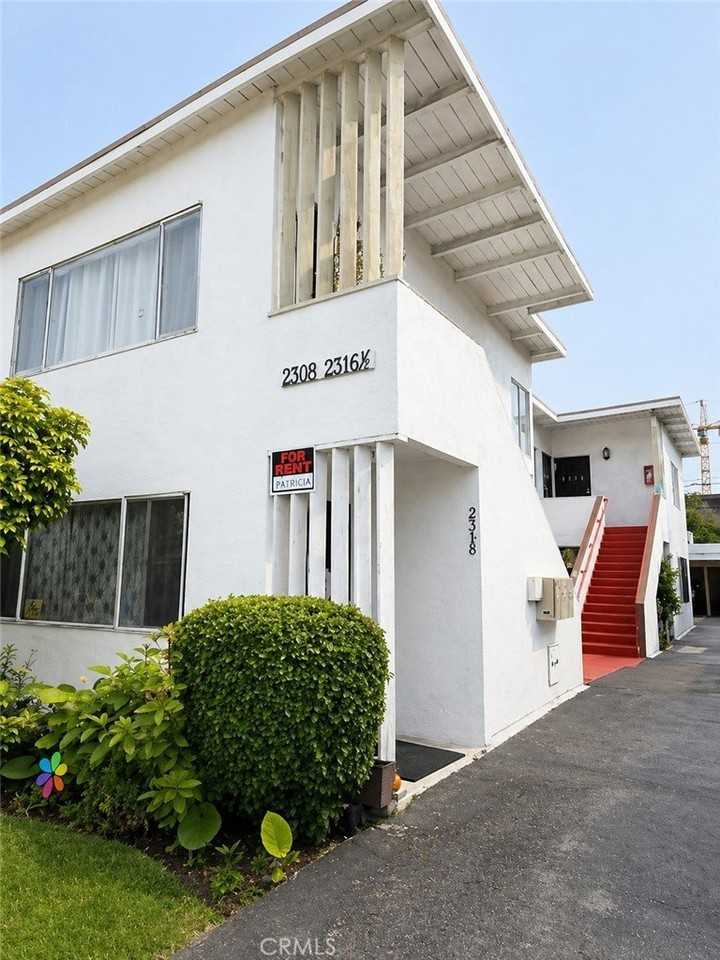 2316 S Carmelina Ave - Photo 2 of 11