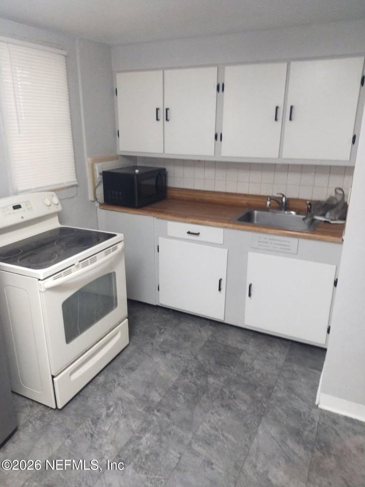 5340 Kingsbury St - Photo 3 of 7