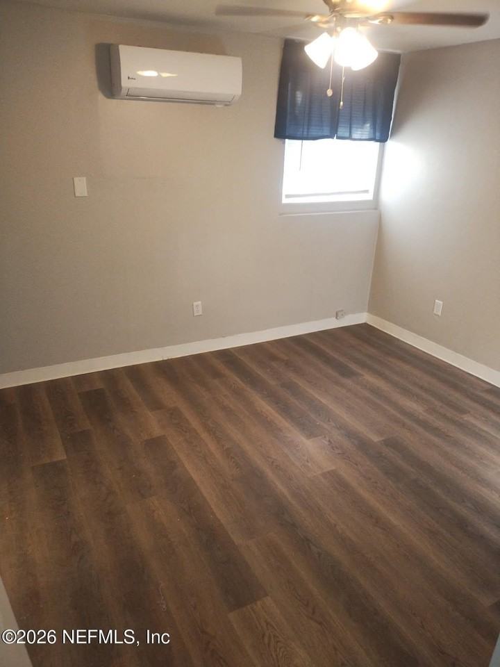 5340 Kingsbury St - Photo 4 of 7