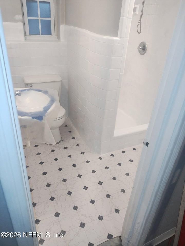 5340 Kingsbury St - Photo 6 of 7
