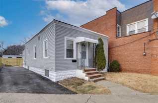 4924 Pearl Rd - Photo 1 of 1