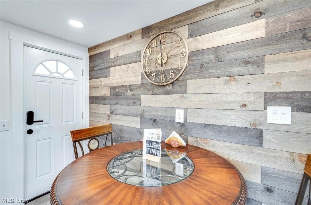 4924 Pearl Rd - Photo 3 of 8